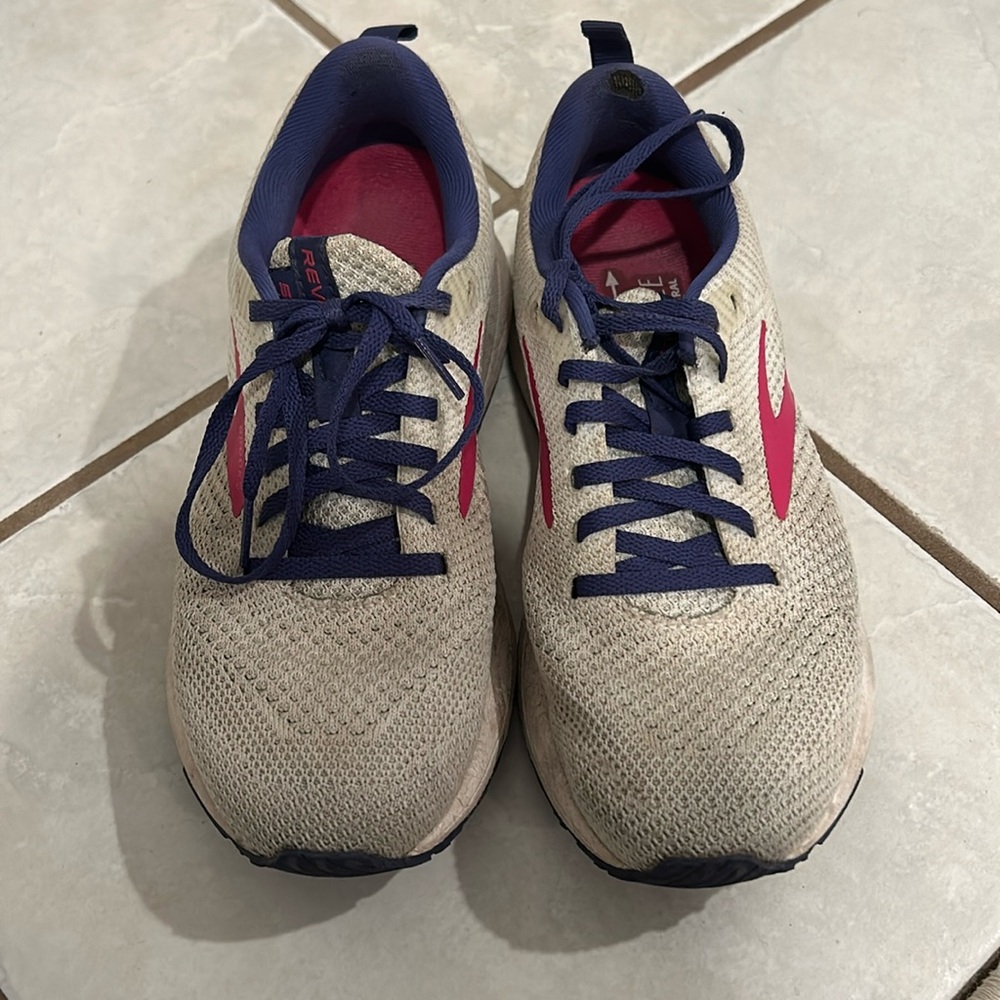 Brooks revel running shoes